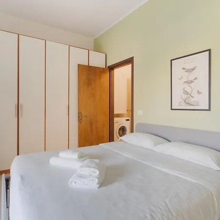 Guesthost - Piccola Bicocca Comfy Flat ميلان