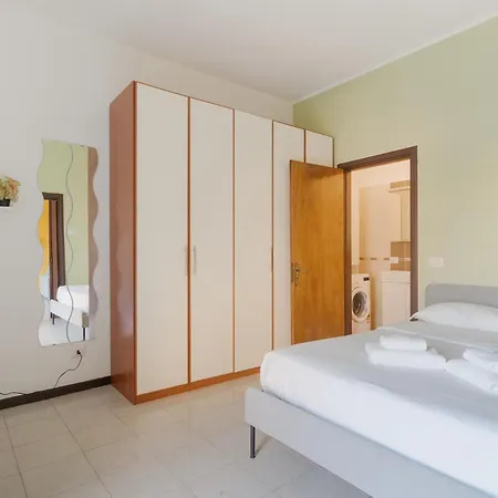 Guesthost - Piccola Bicocca Comfy Flat * Milano